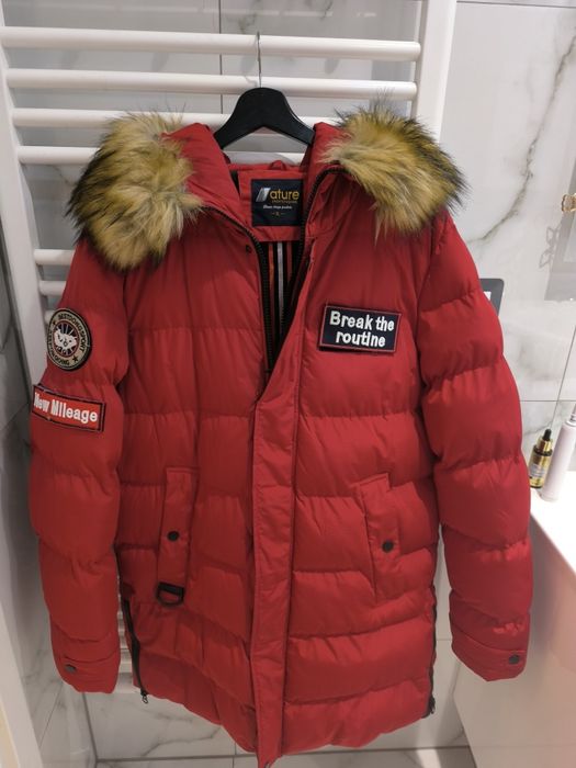 Kurtka zimowa w kolorze czerwonym bardzo ciepla