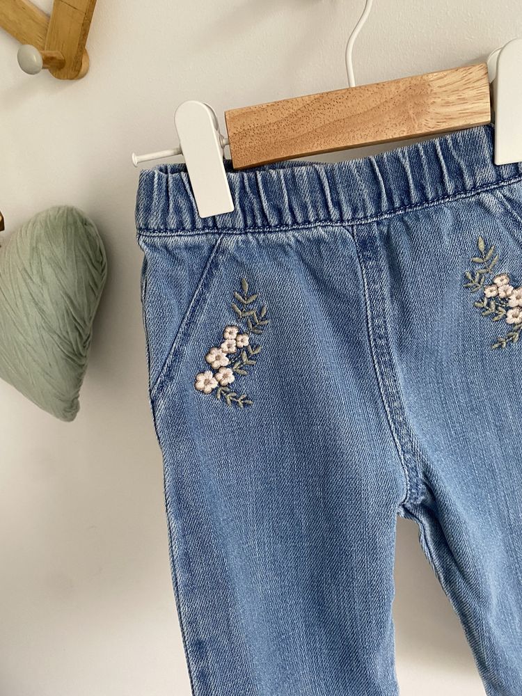 Spodnie jeansowe 80 niebieskie Marks & Spencer wyszywane kwiaty newbie