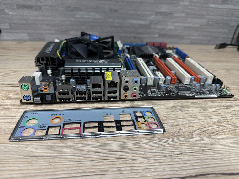 Комплект AsRock P55 Extreme + i7 860 + 32gb DDR3