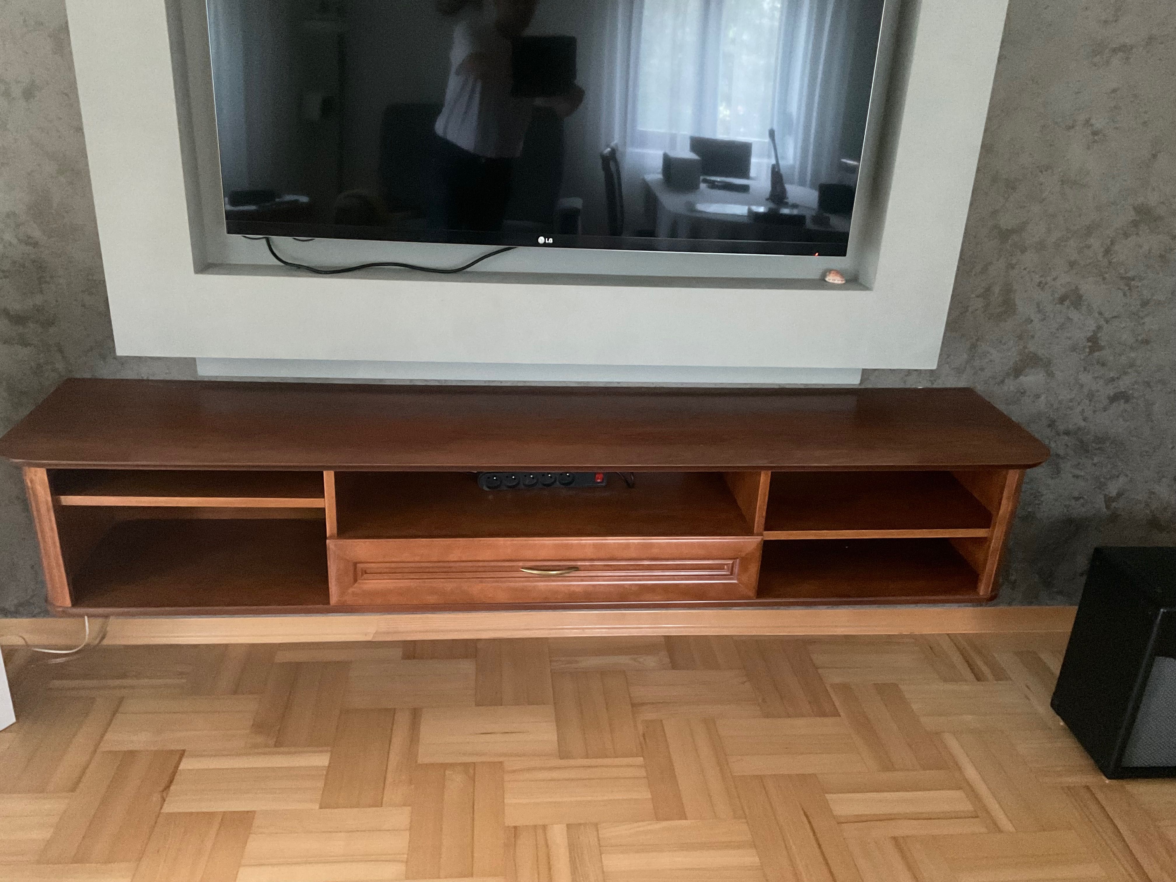 Szafka RTV z drewna litego robiona na zamowienie