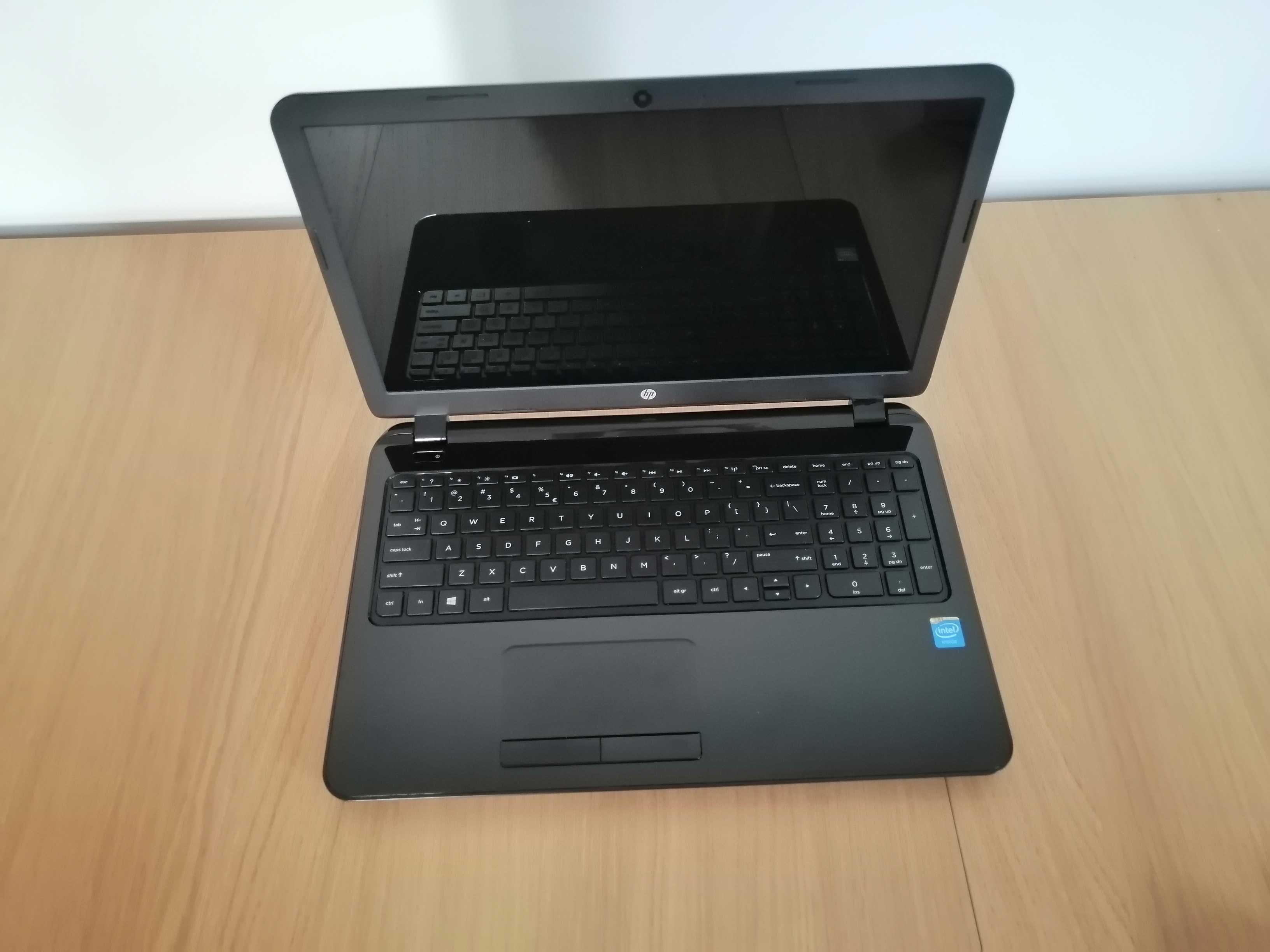 Laptop HP Notebook 15-r100nw - w świetnym stanie wizualnym
