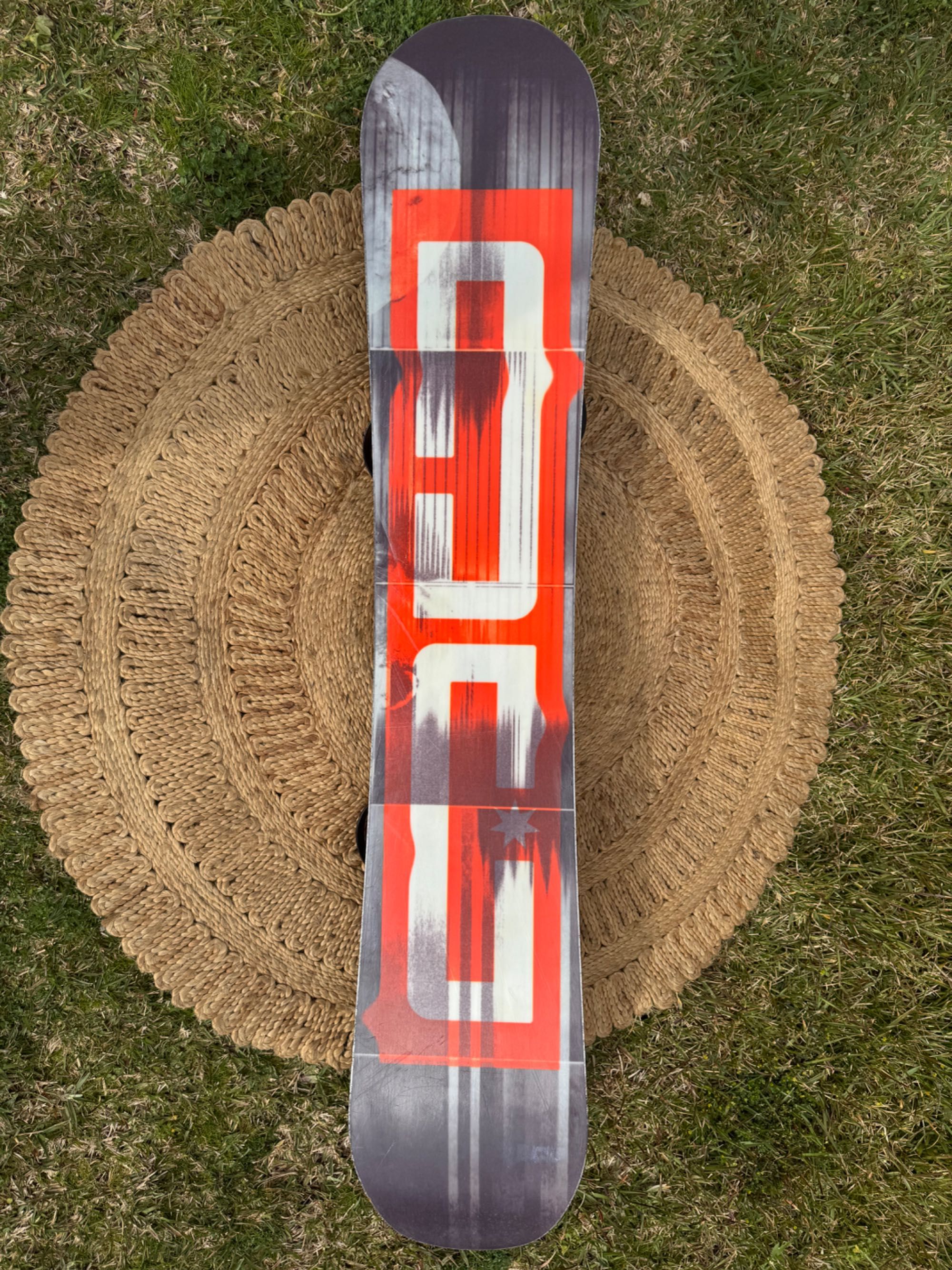 Prancha Snowboard DC Ply 159 com Fixações