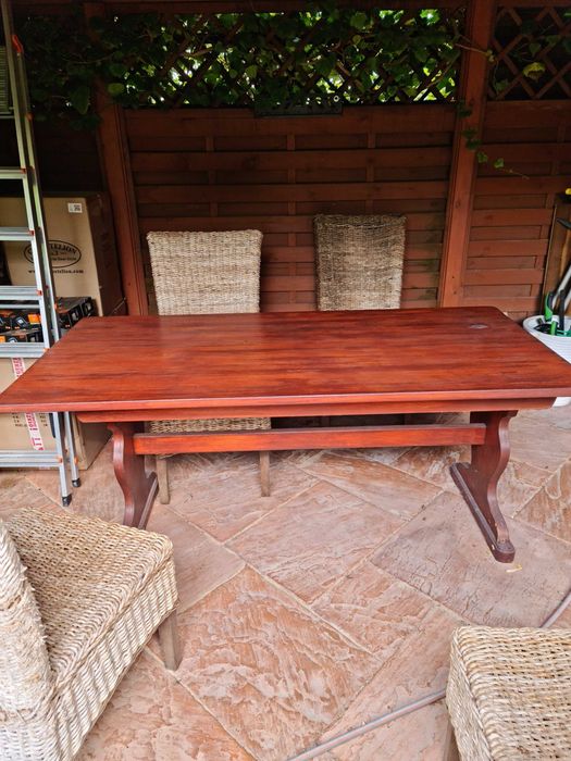 Stół z 4 krzesłami ogrodowymi