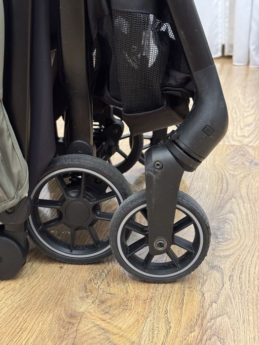 Прогулянкова коляска