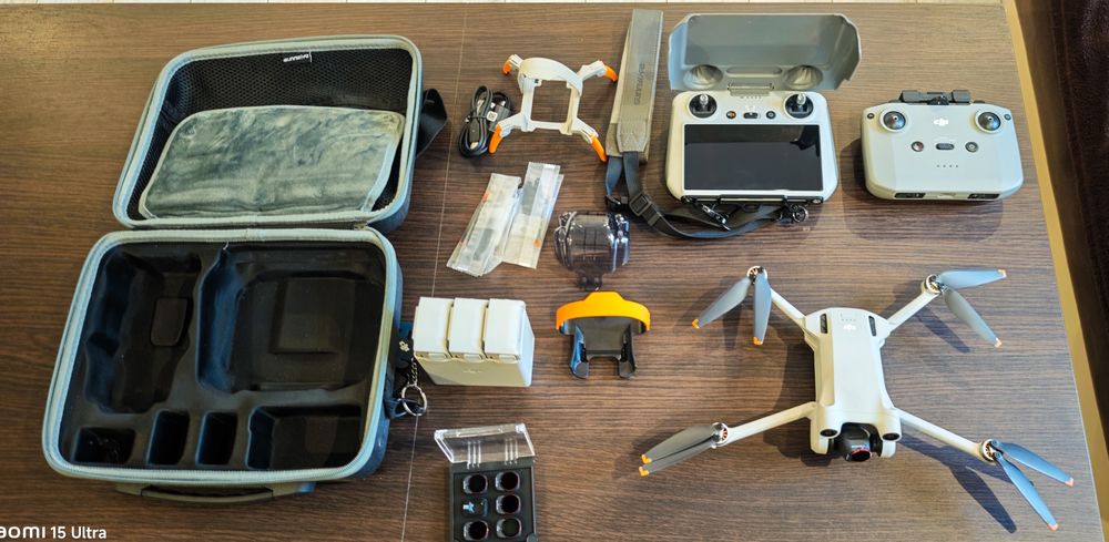 Dron DJI Mini 3 pro z akcesoriami BDB stan