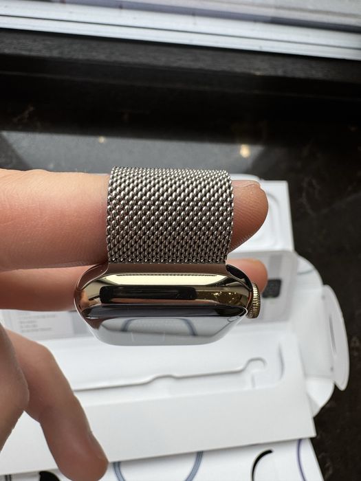 Apple Watch Series 9 GPS + Cellular 41mm Gold Stainless