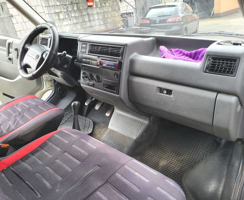 Volkswagen Transporter T4 1,9 TD ma moc niski przebieg