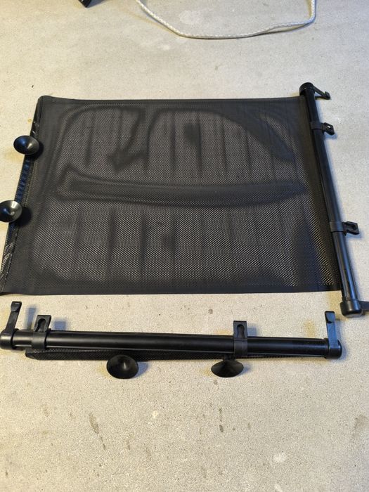 Rolety  przeciwsłoneczne  samochodowe  używane 2 szt