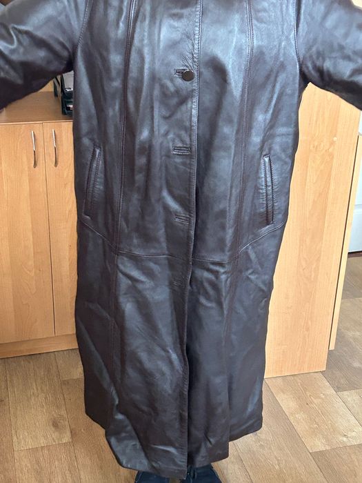 Шкіряний плащ з теплою підкладкою