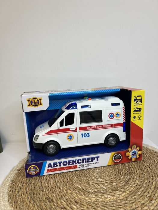 Машинка швидка допомога озвучена українською мовою