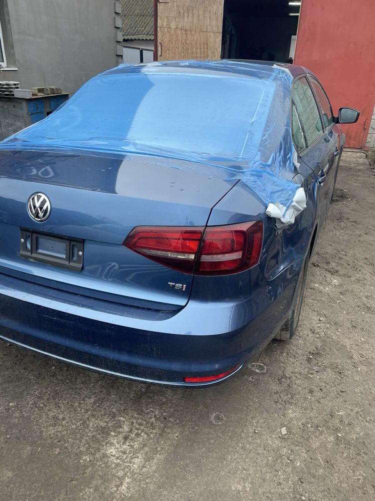 Розборка джета 6  кришка багажника разборка jetta 6 2.5 бен запчастини