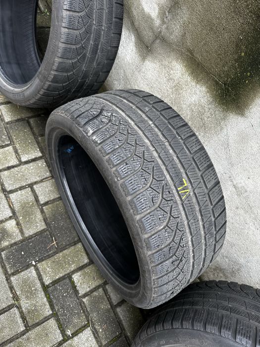 Opony zimowe 255/35/19 Pirelli P zero winter