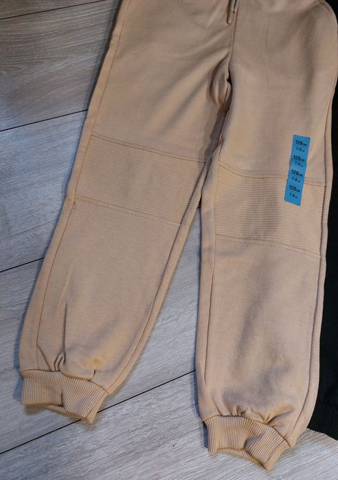 2 x nowe spodnie dresowe - 128 sinsay