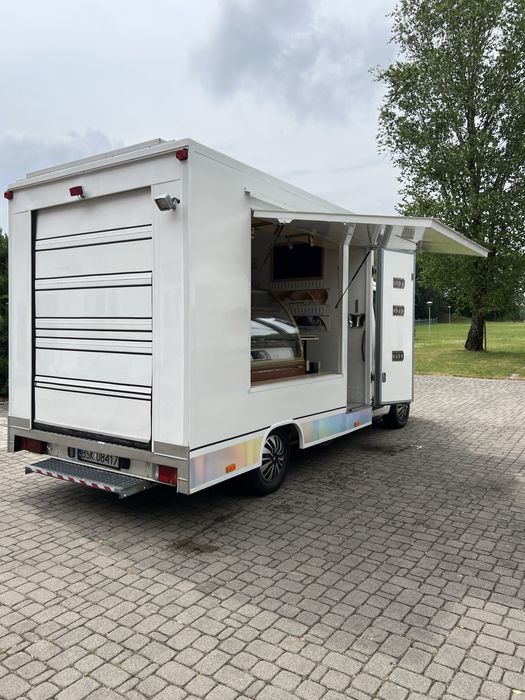 Peugeot Boxer 2011 – Samochód specjalny Sklep/Bar