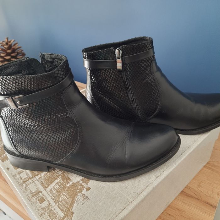 Botki buty VENEZIA r. 39 skóra naturalna zamek wzór wąż