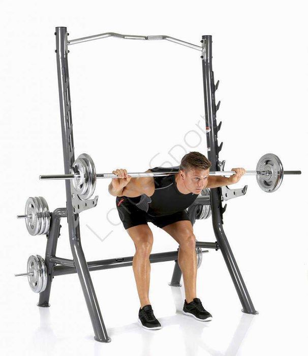 Stojaki treningowy pod sztangę FINNLO Maximum Inspire Squat Rack