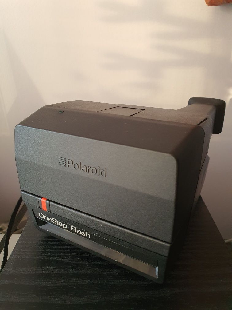 Polaroid onestep flash