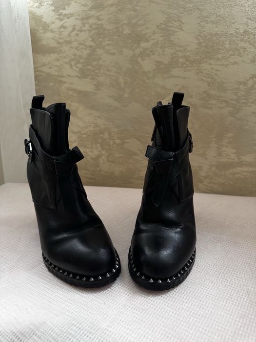 Зимові черевики на підборах