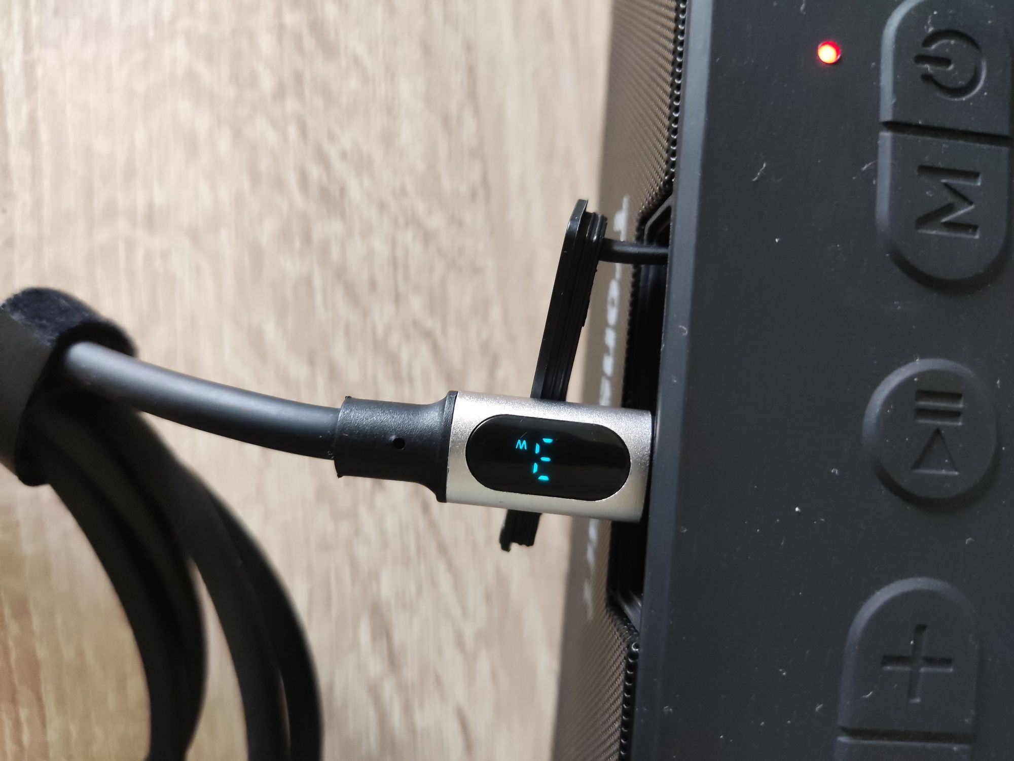 Kabel USB C z wyswietlaczem 2m PD
