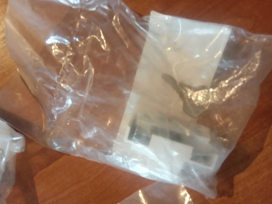 Замок-блокиратор поворота створки Siegenia, белый(замок на окна )