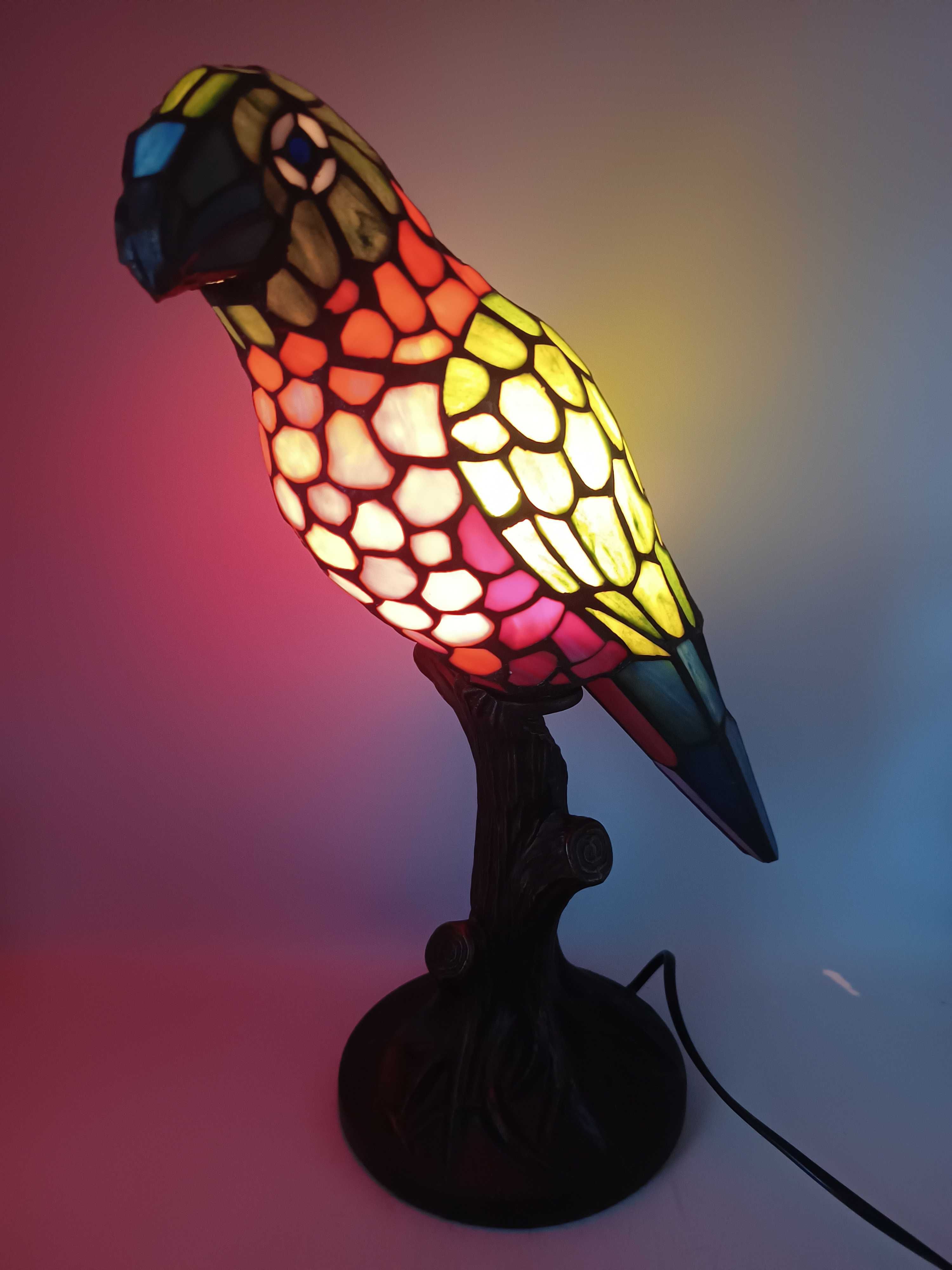 Witrażowa lampka nocna a'la Tiffany papuga witraż