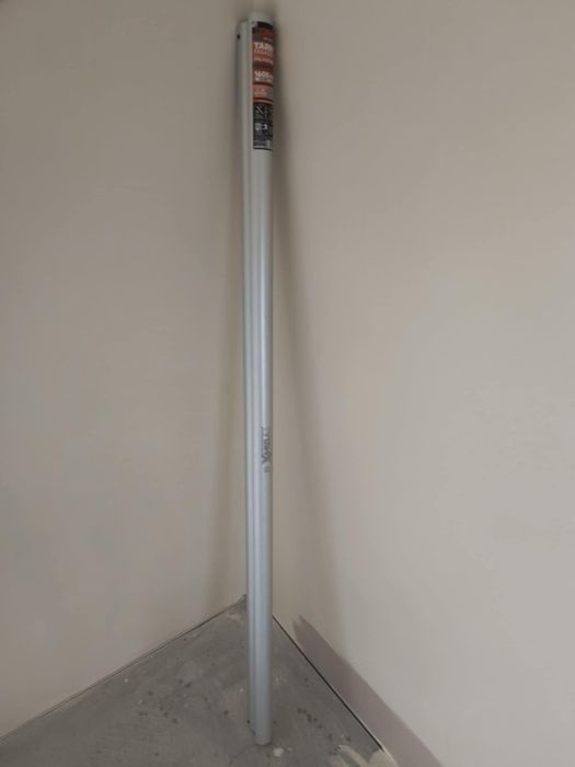 Tarnik fasadowy i przecinarka do styropianu