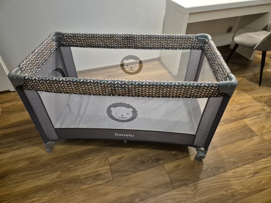Łóżeczko turystyczne Lionelo + materac + prześcieradło