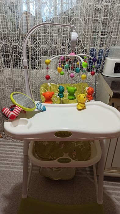 Продам столик для годування мобіль в подарунок