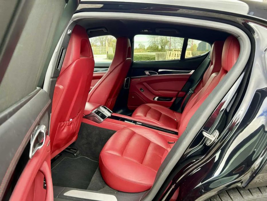 Porsche Panamera      2015