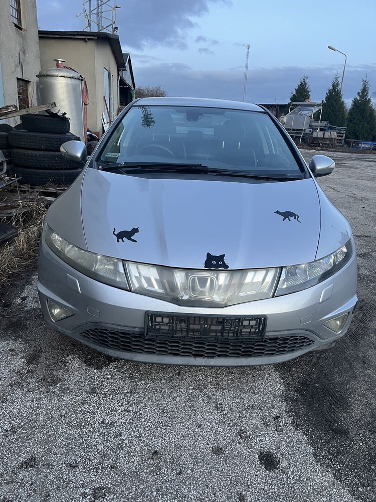 Honda Civic ufo VIII 2.2 d częsci drzwi maska zderzak lampy