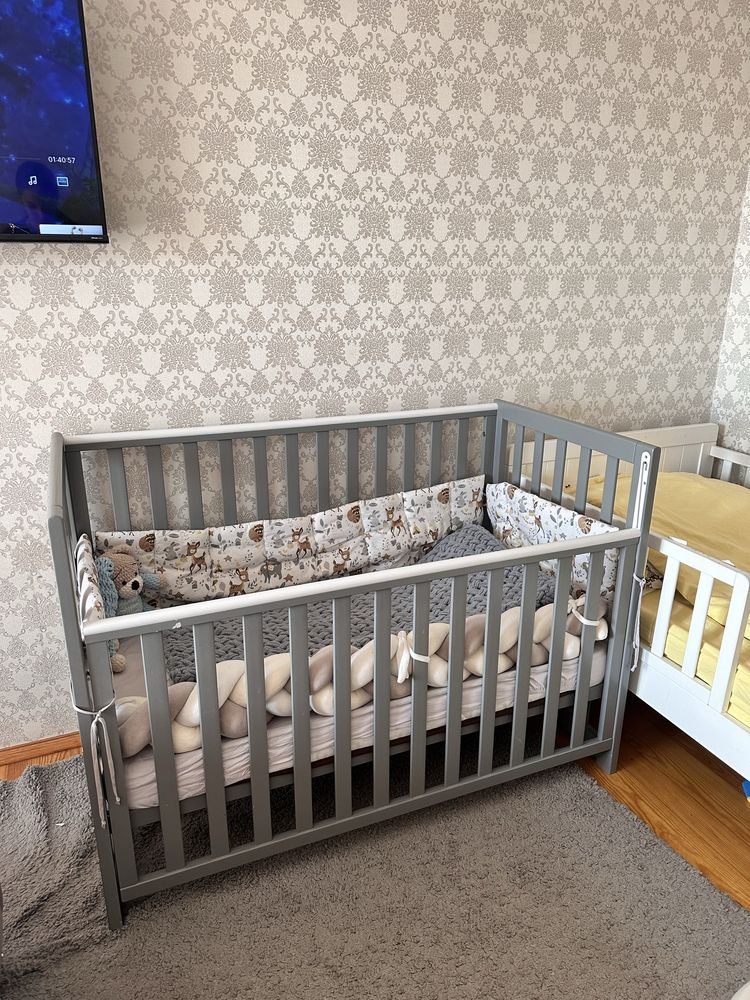 Продаю дитяче ліжечко + матрац . Стан хороший 9/10 .