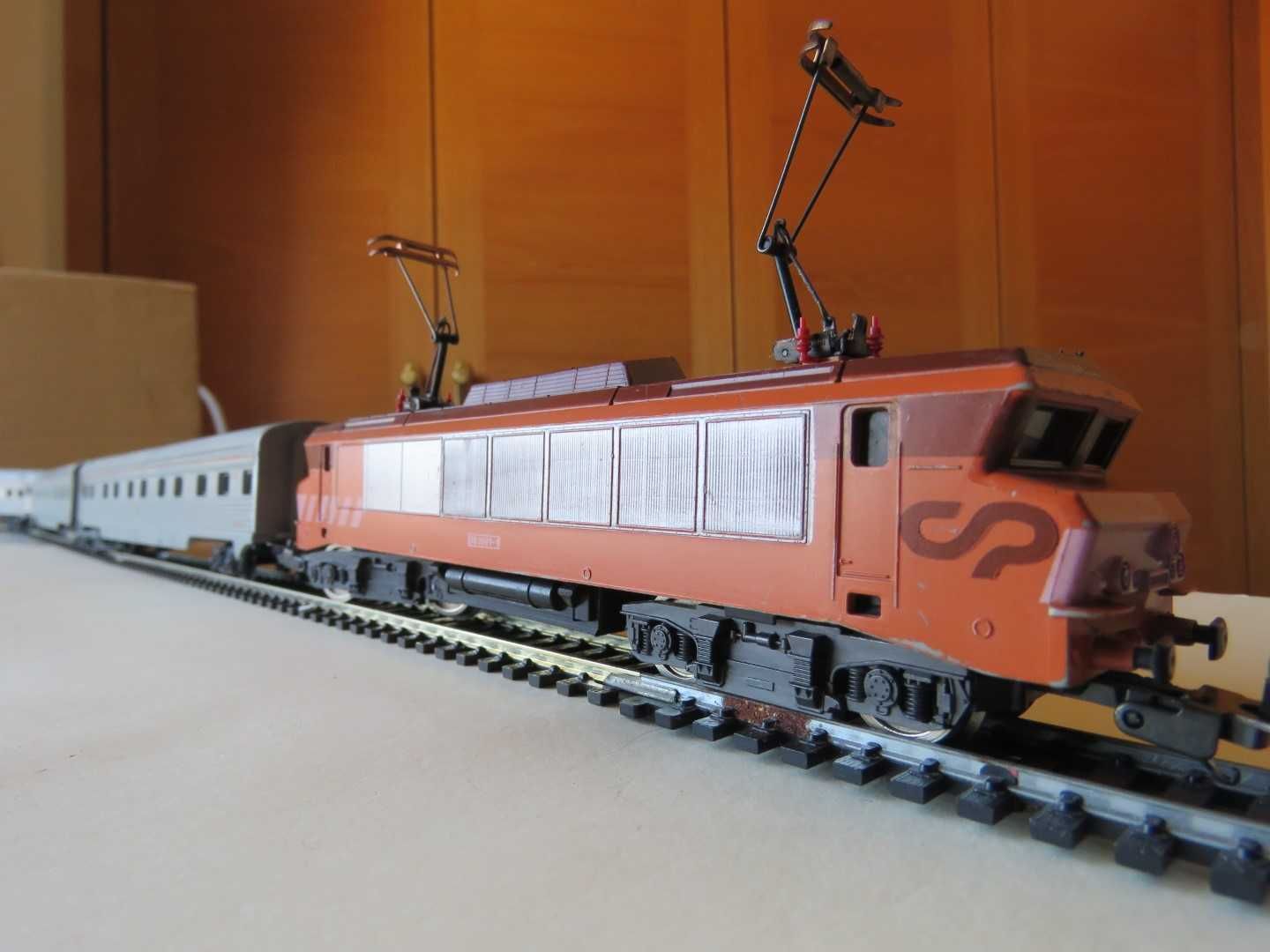 Locomotivas HO CP Foguete 2600 originais LIMA