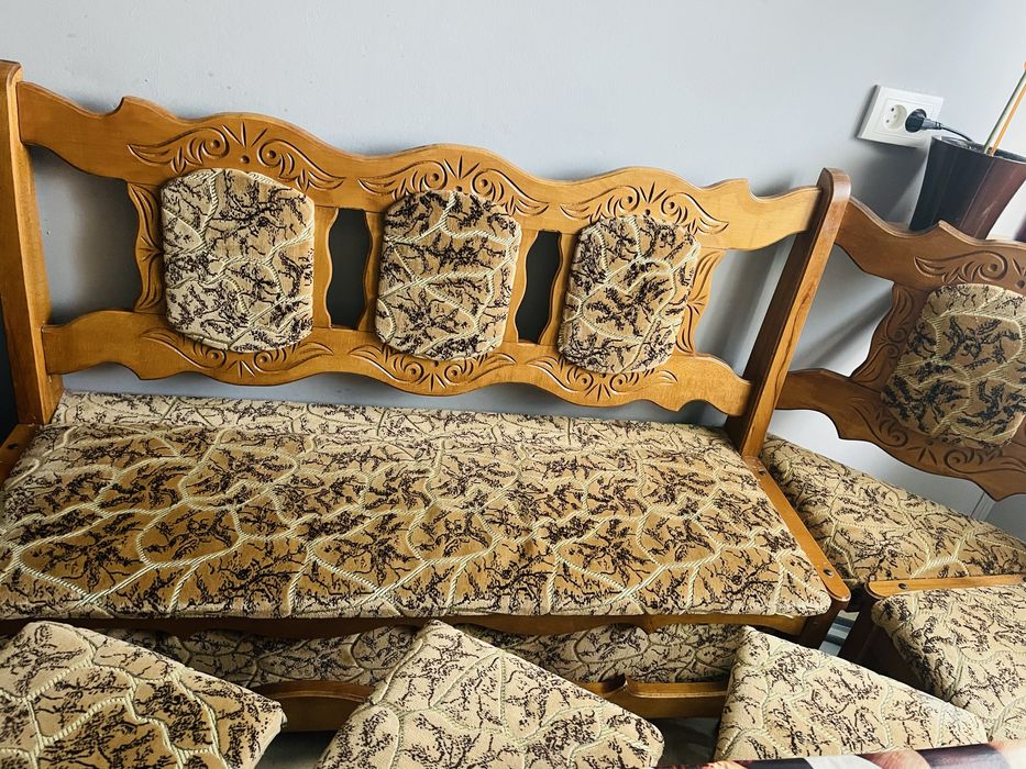 Кутовий кухонний комплект з табуретами