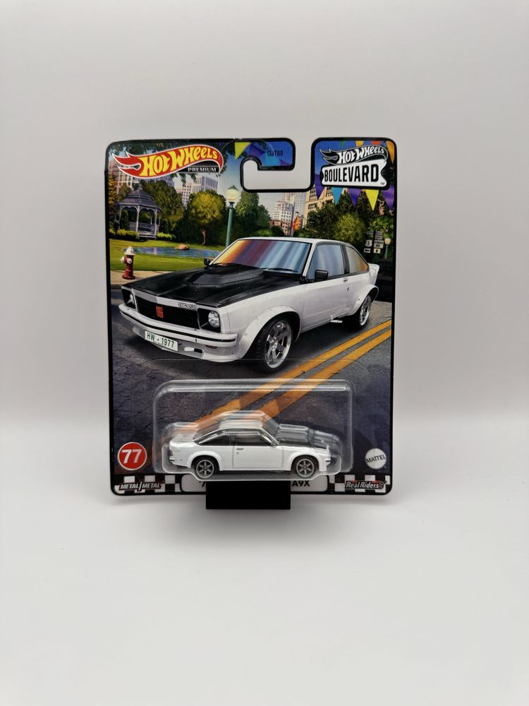 Hot Wheels Premium 77 Holden Torana A9X