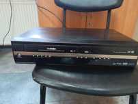 Toshiba D-VR50 VHS / DVD Magnetowid / Nagrywarka .

Widoczny na zdjęci