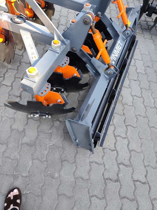 Дискові плуги (борони) дископлуг використовують  для обробітку грунту.