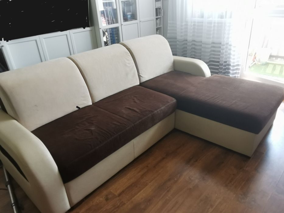 Sofa rogówka z poejmnikiem na pościel