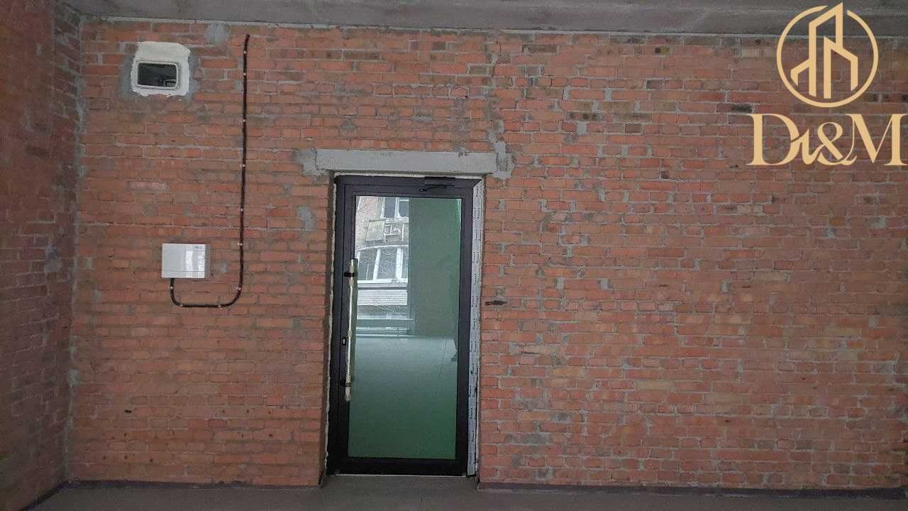 БЕЗ % Оренда Комерційного Приміщення - 71.3 м² , в TRIIINITY.