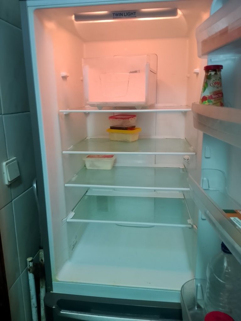 Frigorífico combinado para peças