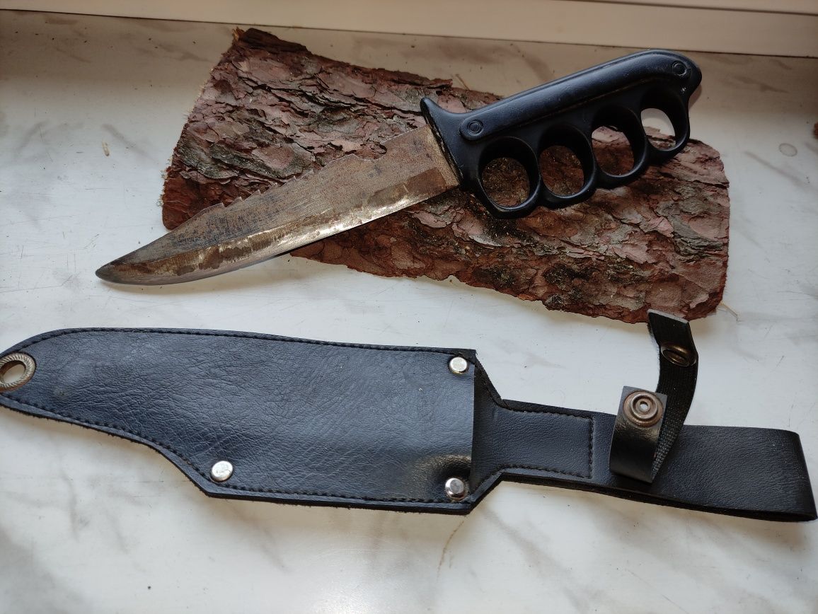 Unikatowy nóż z osłoną na palce myśliwski + pokrowiec