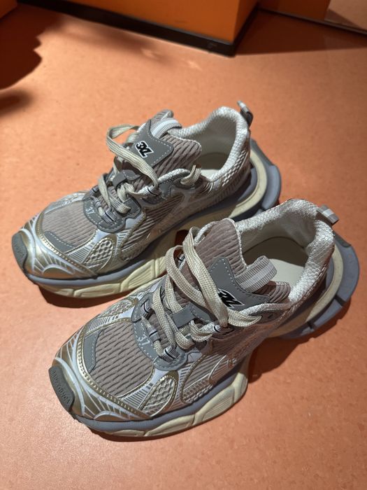 Кросівки жіночі 36 розмір