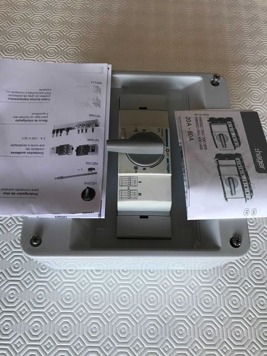 Comutador de electricidade Hager HIM404