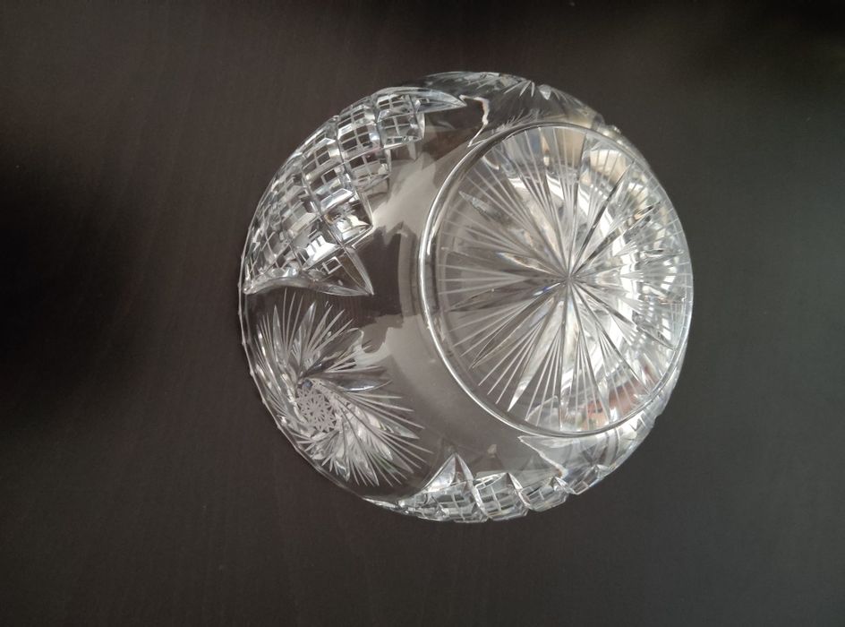 Taça antiga de cristal da Boémia, nova