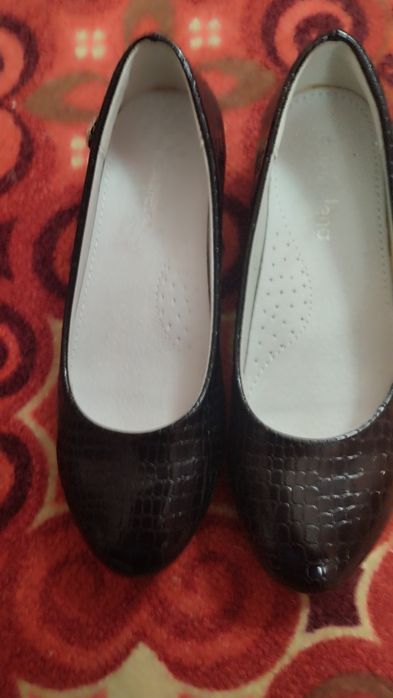 Туфлі на дівчинку