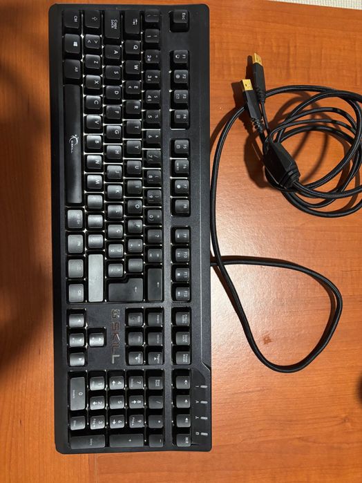 Teclado Mecânico G.SKILL Ripjaws KM570 RGB PT Cherry MX Red