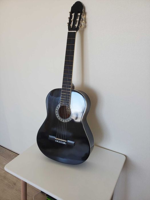 класична гітара для навчання початківцям нова з липи