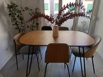 Mesa com cadeiras
