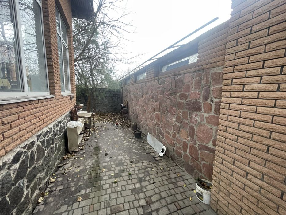 Продаж двоповерховий будинок, приватизована ділянка 6сот, 5км до Києва