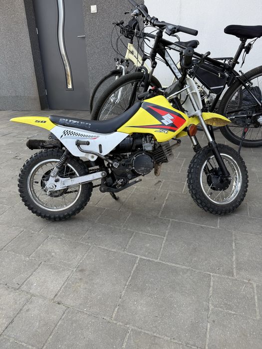Mini cross Suzuki JR 50.