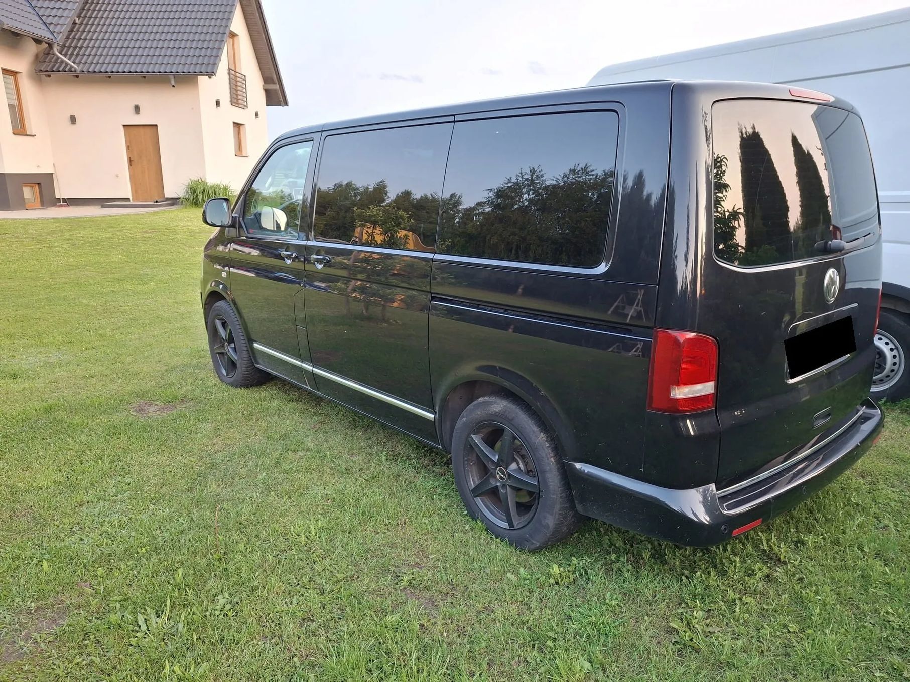 Volkswagen Multivan VW Multivan / DSG / 4x4 // 2011